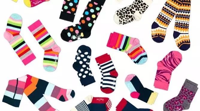 冬天襪子怎么穿?保暖、時(shí)尚、不跌范er!_時(shí)尚