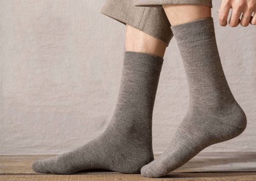 襪子 被忽視的時尚細(xì)節(jié)，還是品味的敗筆？